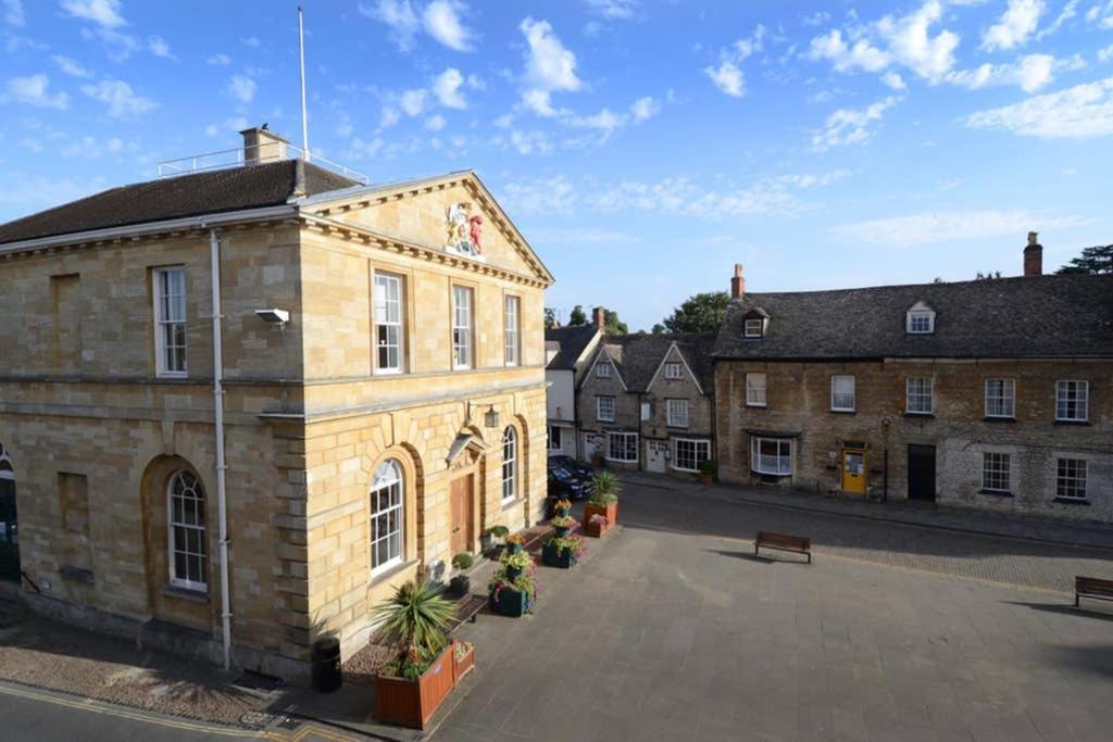 Oxfordshire Living - The Spencer Apartment - Woodstock Exterior foto